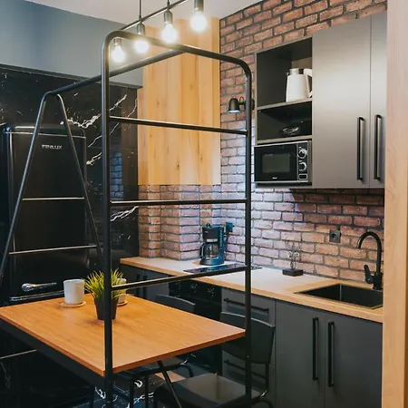 New Modern Ground Floor By The Sea Apartment *