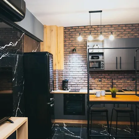 New Modern Ground Floor By The Sea Apartment