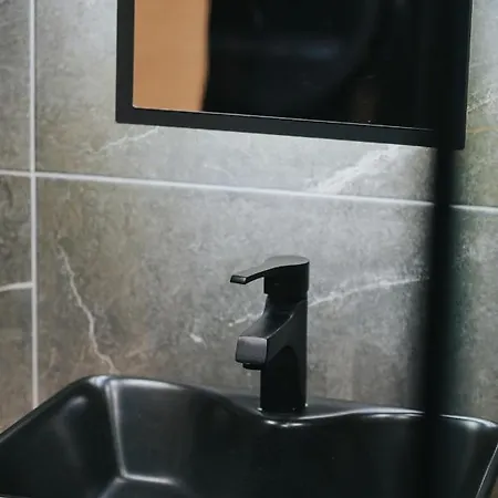 New Modern Ground Floor By The Sea * Salonicco